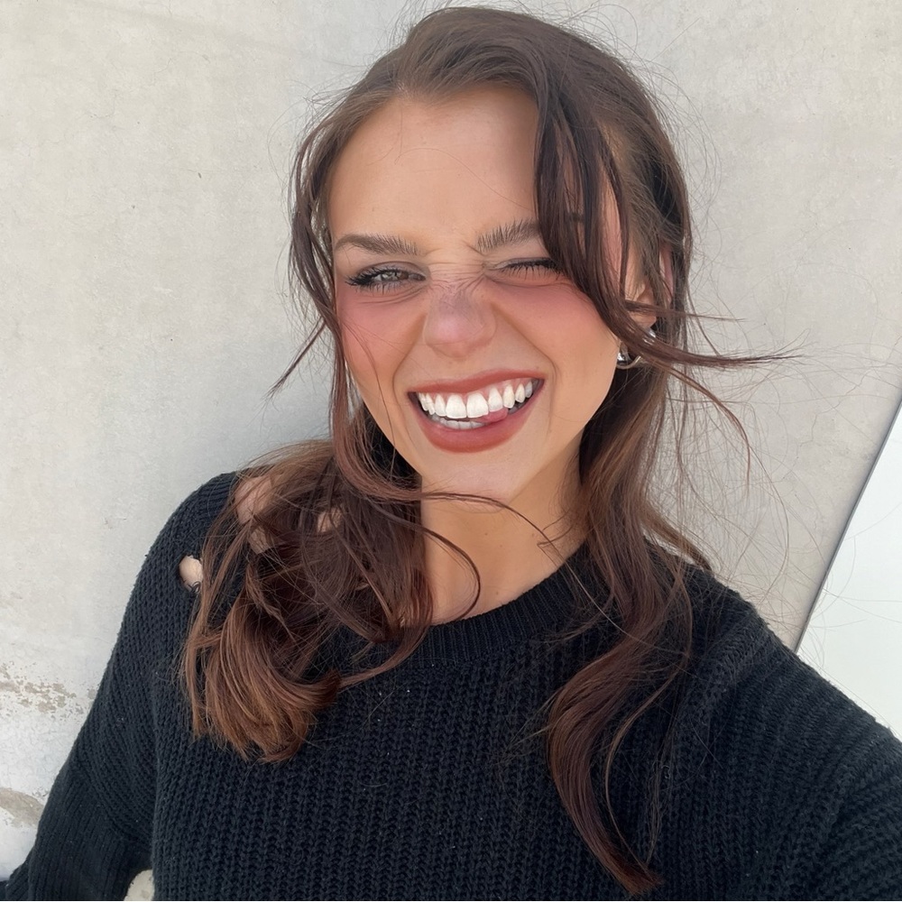 🤍MEET YOUR POSHER🤍